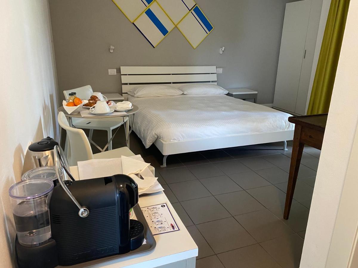 B&B Warmup Grosseto - Parcheggio Incluso Nella Corte Interna 外观 照片
