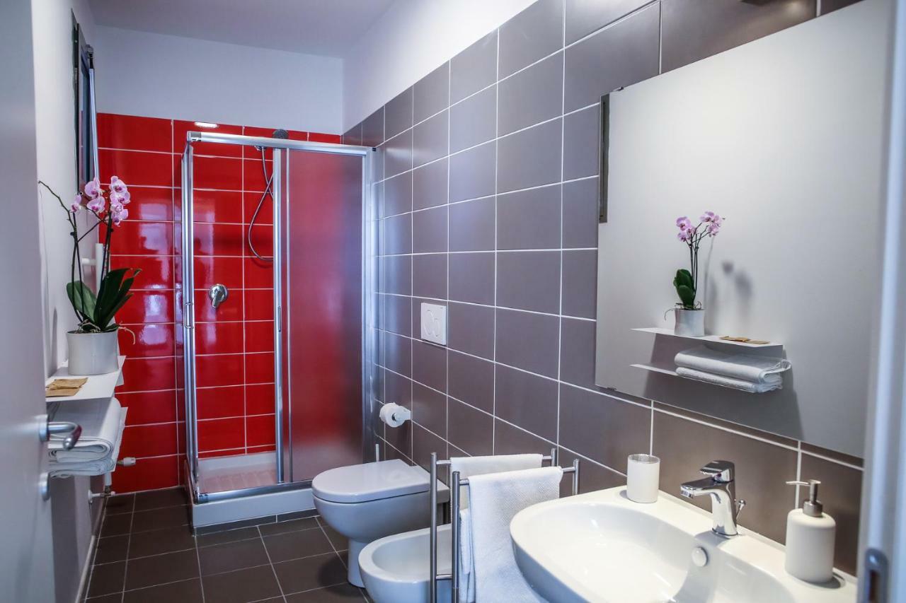 B&B Warmup Grosseto - Parcheggio Incluso Nella Corte Interna 外观 照片