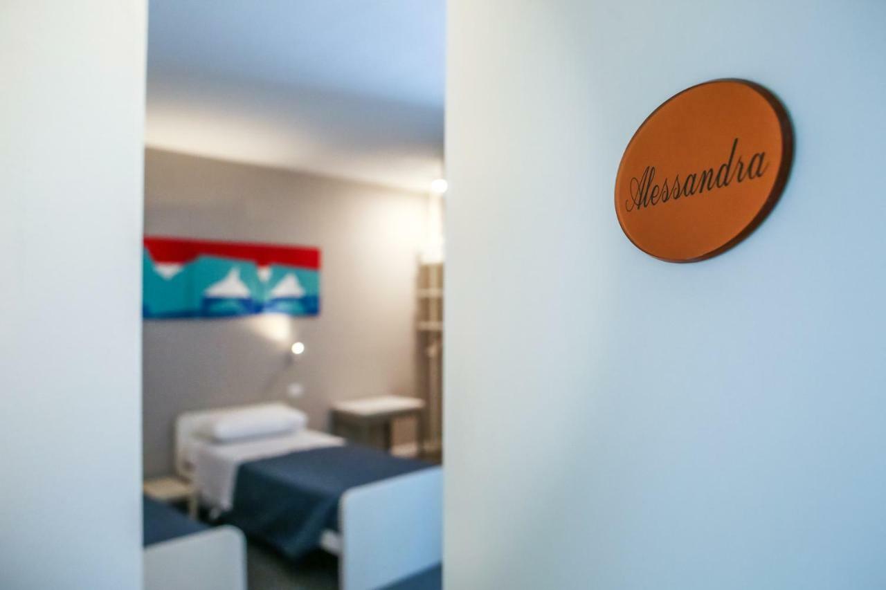 B&B Warmup Grosseto - Parcheggio Incluso Nella Corte Interna 外观 照片